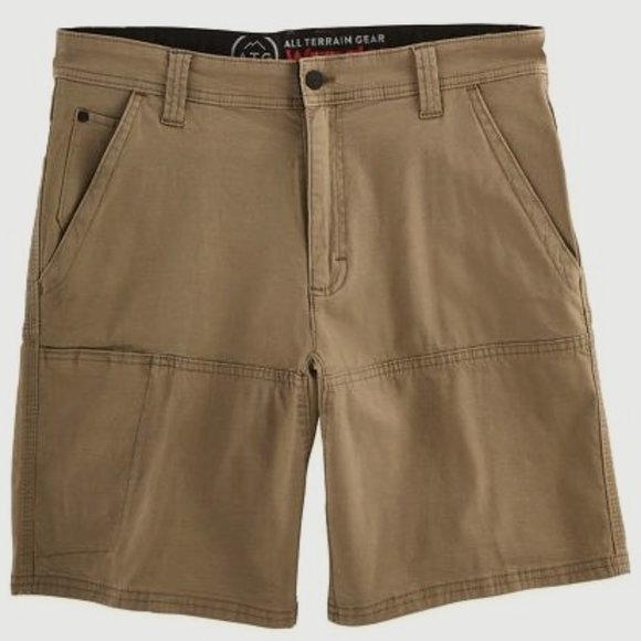 WRANGLER mens size 46 all terrain cargo utility shorts big and tall new 6 pocket - Picture 1 of 3